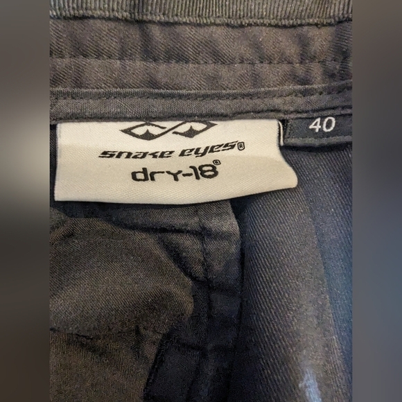 Snake Eyes dry-18 Performance golf Shorts, Size 40 - Picture 9 of 10